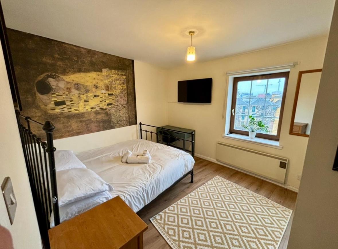 Sunshine On Leith. The River View Apartment! EDI Szoba fotó